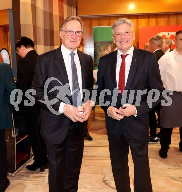 Nacht des Sports. Sportgala. Kaernten Sportler des Jahres 2023.   Franz Klammer, Landeshauptmann Peter Kaiser . Velden, am 23.12.2023.
Foto: Kuess
www.qspictures.net
---
pressefotos, pressefotografie, kuess, qs, qspictures, sport, bild, bilder, bilddatenbank