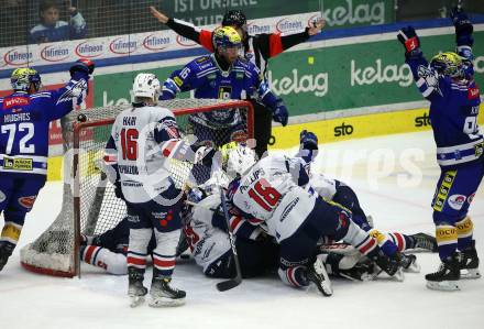 EBEL. Eishockey Bundesliga. EC VSV gegen Fehervar AV19.  John Hughes, Kevin Hancock, Mark Katic  (VSV),  Janos Hari, Markus Phillips  (Fehervar). Villach, am 28.12.2023
Foto: Kuess
www.qspictures.net
---
pressefotos, pressefotografie, kuess, qs, qspictures, sport, bild, bilder, bilddatenbank