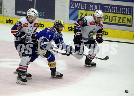 EBEL. Eishockey Bundesliga. EC VSV gegen Fehervar AV19.  Alexander Rauchenwald, (VSV),     Janos Hari (Fehervar). Villach, am 28.12.2023
Foto: Kuess
www.qspictures.net
---
pressefotos, pressefotografie, kuess, qs, qspictures, sport, bild, bilder, bilddatenbank