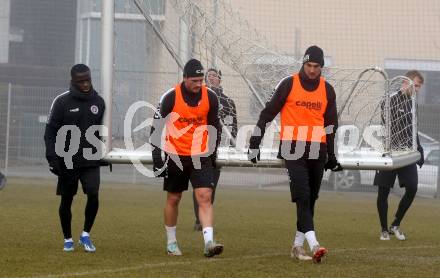 Fussball Bundesliga. Training SK Austria Klagenfurt.   Solomon Bonnah, Turgay Gemicibasi, Thorsten Mahrer . Klagenfurt, am 5.1.2024.
Foto: Kuess
www.qspictures.net
---
pressefotos, pressefotografie, kuess, qs, qspictures, sport, bild, bilder, bilddatenbank