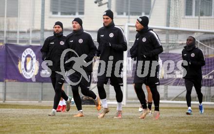 Fussball Bundesliga. Training SK Austria Klagenfurt.    Rico Benatelli, Nicolas Wimmer, Thorsten Mahrer, Christopher Wernitznig. Klagenfurt, am 5.1.2024.
Foto: Kuess
www.qspictures.net
---
pressefotos, pressefotografie, kuess, qs, qspictures, sport, bild, bilder, bilddatenbank