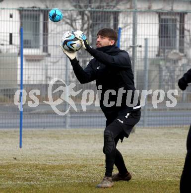 Fussball Bundesliga. Training SK Austria Klagenfurt.    Phillip Menzel. Klagenfurt, am 5.1.2024.
Foto: Kuess
www.qspictures.net
---
pressefotos, pressefotografie, kuess, qs, qspictures, sport, bild, bilder, bilddatenbank