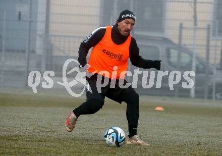 Fussball Bundesliga. Training SK Austria Klagenfurt.  Christopher Wernitznig  . Klagenfurt, am 5.1.2024.
Foto: Kuess
www.qspictures.net
---
pressefotos, pressefotografie, kuess, qs, qspictures, sport, bild, bilder, bilddatenbank