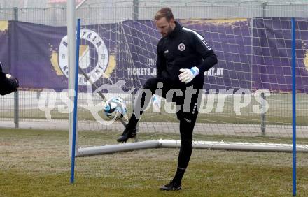 Fussball Bundesliga. Training SK Austria Klagenfurt.   Marco Knaller . Klagenfurt, am 5.1.2024.
Foto: Kuess
www.qspictures.net
---
pressefotos, pressefotografie, kuess, qs, qspictures, sport, bild, bilder, bilddatenbank