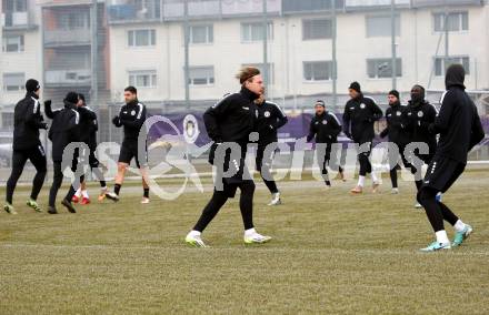 Fussball Bundesliga. Training SK Austria Klagenfurt.    Aaron Sky Schwarz. Klagenfurt, am 5.1.2024.
Foto: Kuess
www.qspictures.net
---
pressefotos, pressefotografie, kuess, qs, qspictures, sport, bild, bilder, bilddatenbank