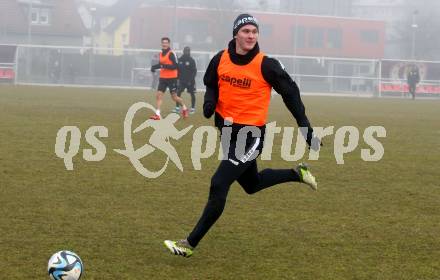 Fussball Bundesliga. Training SK Austria Klagenfurt.   Nicolas Binder . Klagenfurt, am 5.1.2024.
Foto: Kuess
www.qspictures.net
---
pressefotos, pressefotografie, kuess, qs, qspictures, sport, bild, bilder, bilddatenbank