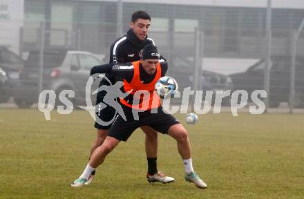 Fussball Bundesliga. Training SK Austria Klagenfurt.   Turgay Gemicibasi, Nikola Djoric . Klagenfurt, am 5.1.2024.
Foto: Kuess
www.qspictures.net
---
pressefotos, pressefotografie, kuess, qs, qspictures, sport, bild, bilder, bilddatenbank