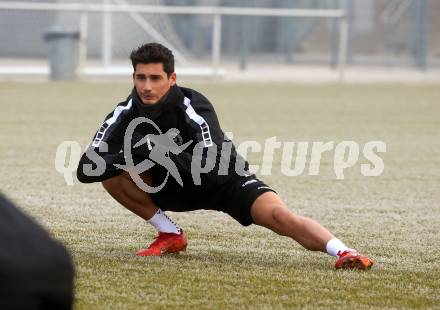 Fussball Bundesliga. Training SK Austria Klagenfurt.   Sebastian Guerra Soto . Klagenfurt, am 5.1.2024.
Foto: Kuess
www.qspictures.net
---
pressefotos, pressefotografie, kuess, qs, qspictures, sport, bild, bilder, bilddatenbank