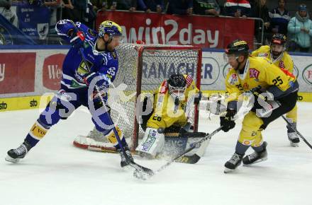 EBEL. Eishockey Bundesliga. EC VSV gegen spusu Vienna Capitals.   Robert Sabolic,  (VSV),   Stefan Steen, Evan Wardley  (Vienna Capitals). Villach, am 9.1.2024.
Foto: Kuess
www.qspictures.net
---
pressefotos, pressefotografie, kuess, qs, qspictures, sport, bild, bilder, bilddatenbank