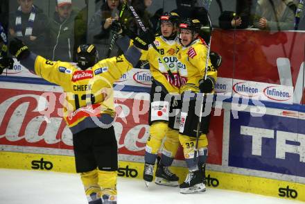 EBEL. Eishockey Bundesliga. EC VSV gegen spusu Vienna Capitals.  Torjubel  Evan Weinger, Seamus Donohue, Trevor Cheek (Vienna Capitals). Villach, am 9.1.2024.
Foto: Kuess
www.qspictures.net
---
pressefotos, pressefotografie, kuess, qs, qspictures, sport, bild, bilder, bilddatenbank