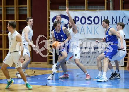 Basketball 2. Liga 2023/2024. Grunddurchgang 14. Runde.  KOS gegen Kufstein Towers. Andi Smrtnik,  Veljko Dena, Samuel Seher  (KOS),  Fabio Thaler, Duje Putnik  (Kufstein Towers). Klagenfurt, am 13.1.2024.
Foto: Kuess
www.qspictures.net
---
pressefotos, pressefotografie, kuess, qs, qspictures, sport, bild, bilder, bilddatenbank