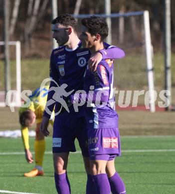 Fussball Bundesliga. Testspiel. SK Austria Klagenfurt gegen Domzale (SLO).  Torjubel Andrew Irving, Sebastian Guerra Soto   (Klagenfurt). Moosburg, am 13.1.2024.
Foto: Kuess
www.qspictures.net
---
pressefotos, pressefotografie, kuess, qs, qspictures, sport, bild, bilder, bilddatenbank