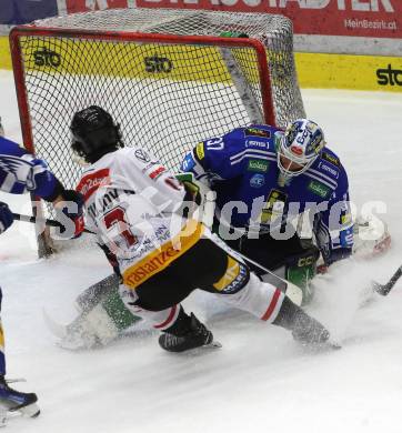 EBEL. Eishockey Bundesliga. EC VSV gegen BEMER Pioneers Vorarlberg. Rene Swette,  (VSV),    Nick Pastujov (Vorarlberg). Villach, am 13.1.2024.
Foto: Kuess
www.qspictures.net
---
pressefotos, pressefotografie, kuess, qs, qspictures, sport, bild, bilder, bilddatenbank