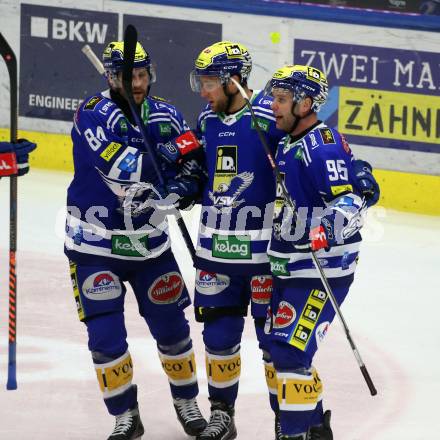 EBEL. Eishockey Bundesliga. EC VSV gegen BEMER Pioneers Vorarlberg.  Torjubel Andrew Desjardins, Robert Sabolic, Mark Katic (VSV). Villach, am 13.1.2024.
Foto: Kuess
www.qspictures.net
---
pressefotos, pressefotografie, kuess, qs, qspictures, sport, bild, bilder, bilddatenbank