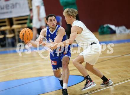 Basketball 2. Liga 2023/2024. Grunddurchgang 14. Runde.  KOS gegen Kufstein Towers.   Louis Heinrichs (KOS),   Aleix Pujadas (Kufstein Towers). Klagenfurt, am 13.1.2024.
Foto: Kuess
www.qspictures.net
---
pressefotos, pressefotografie, kuess, qs, qspictures, sport, bild, bilder, bilddatenbank