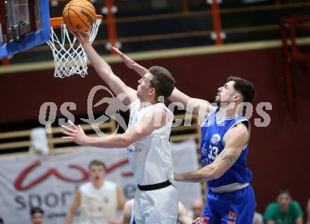 Basketball 2. Liga 2023/2024. Grunddurchgang 14. Runde.  KOS gegen Kufstein Towers.  Andi Smrtnik  (KOS),  Florian Koeppl  (Kufstein Towers). Klagenfurt, am 13.1.2024.
Foto: Kuess
www.qspictures.net
---
pressefotos, pressefotografie, kuess, qs, qspictures, sport, bild, bilder, bilddatenbank