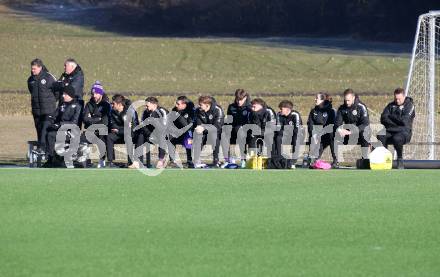 Fussball Bundesliga. Testspiel. SK Austria Klagenfurt gegen Domzale (SLO).   Spielerbank  (Klagenfurt). Moosburg, am 13.1.2024.
Foto: Kuess
www.qspictures.net
---
pressefotos, pressefotografie, kuess, qs, qspictures, sport, bild, bilder, bilddatenbank