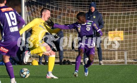 Fussball Bundesliga. Testspiel. SK Austria Klagenfurt gegen Domzale (SLO).    Solomon Bonnah (Klagenfurt). Moosburg, am 13.1.2024.
Foto: Kuess
www.qspictures.net
---
pressefotos, pressefotografie, kuess, qs, qspictures, sport, bild, bilder, bilddatenbank