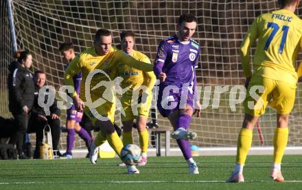 Fussball Bundesliga. Testspiel. SK Austria Klagenfurt gegen Domzale (SLO).   Andrew Irving  (Klagenfurt). Moosburg, am 13.1.2024.
Foto: Kuess
www.qspictures.net
---
pressefotos, pressefotografie, kuess, qs, qspictures, sport, bild, bilder, bilddatenbank