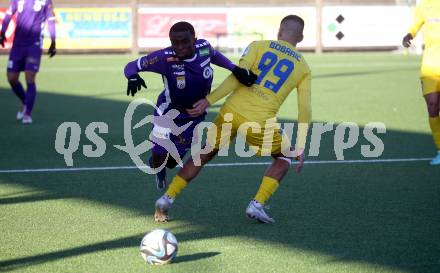 Fussball Bundesliga. Testspiel. SK Austria Klagenfurt gegen Domzale (SLO).   Solomon Bonnah  (Klagenfurt). Moosburg, am 13.1.2024.
Foto: Kuess
www.qspictures.net
---
pressefotos, pressefotografie, kuess, qs, qspictures, sport, bild, bilder, bilddatenbank