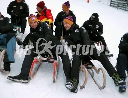 Fussball Bundesliga. Teambuilding SK Austria KLagenfurt. Schneeschuhwandern.   Till Schumacher, Florian Jaritz. Bad Kleinkirchheim, am 14.1.2024.
Foto: Kuess
www.qspictures.net
---
pressefotos, pressefotografie, kuess, qs, qspictures, sport, bild, bilder, bilddatenbank