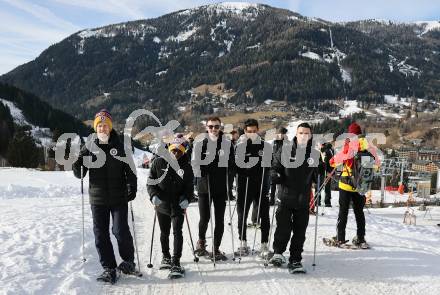 Fussball Bundesliga. Teambuilding SK Austria KLagenfurt. Schneeschuhwandern.  Christopher CVetko, Solomon Bonnah, Andrew Irving, Sebastian Guerra Soto, Sinan Karweina . Bad Kleinkirchheim, am 14.1.2024.
Foto: Kuess
www.qspictures.net
---
pressefotos, pressefotografie, kuess, qs, qspictures, sport, bild, bilder, bilddatenbank