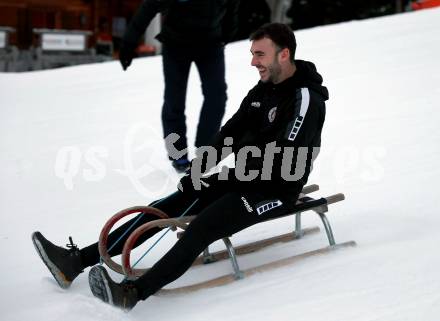 Fussball Bundesliga. Teambuilding SK Austria KLagenfurt. Schneeschuhwandern.  Andrew Irving . Bad Kleinkirchheim, am 14.1.2024.
Foto: Kuess
www.qspictures.net
---
pressefotos, pressefotografie, kuess, qs, qspictures, sport, bild, bilder, bilddatenbank