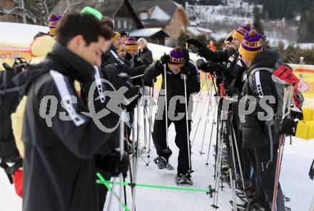 Fussball Bundesliga. Teambuilding SK Austria KLagenfurt. Schneeschuhwandern.   Nicolas Binder. Bad Kleinkirchheim, am 14.1.2024.
Foto: Kuess
www.qspictures.net
---
pressefotos, pressefotografie, kuess, qs, qspictures, sport, bild, bilder, bilddatenbank