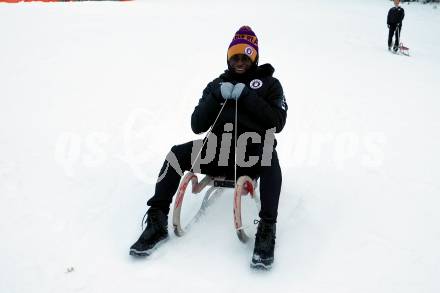 Fussball Bundesliga. Teambuilding SK Austria KLagenfurt. Schneeschuhwandern.  Solomon Bonnah . Bad Kleinkirchheim, am 14.1.2024.
Foto: Kuess
www.qspictures.net
---
pressefotos, pressefotografie, kuess, qs, qspictures, sport, bild, bilder, bilddatenbank