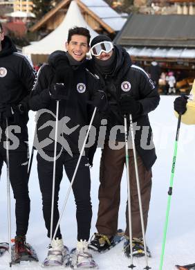 Fussball Bundesliga. Teambuilding SK Austria KLagenfurt. Schneeschuhwandern.  Sebastian Guerra Soto, Turgay Gemicibasi . Bad Kleinkirchheim, am 14.1.2024.
Foto: Kuess
www.qspictures.net
---
pressefotos, pressefotografie, kuess, qs, qspictures, sport, bild, bilder, bilddatenbank