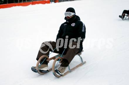 Fussball Bundesliga. Teambuilding SK Austria KLagenfurt. Schneeschuhwandern.  Turgay Gemicibasi . Bad Kleinkirchheim, am 14.1.2024.
Foto: Kuess
www.qspictures.net
---
pressefotos, pressefotografie, kuess, qs, qspictures, sport, bild, bilder, bilddatenbank