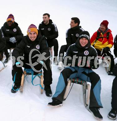 Fussball Bundesliga. Teambuilding SK Austria KLagenfurt. Schneeschuhwandern.   Sinan Karweina, Matthias Dollinger. Bad Kleinkirchheim, am 14.1.2024.
Foto: Kuess
www.qspictures.net
---
pressefotos, pressefotografie, kuess, qs, qspictures, sport, bild, bilder, bilddatenbank