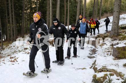 Fussball Bundesliga. Teambuilding SK Austria KLagenfurt. Schneeschuhwandern. Till Schumacher  . Bad Kleinkirchheim, am 14.1.2024.
Foto: Kuess
www.qspictures.net
---
pressefotos, pressefotografie, kuess, qs, qspictures, sport, bild, bilder, bilddatenbank