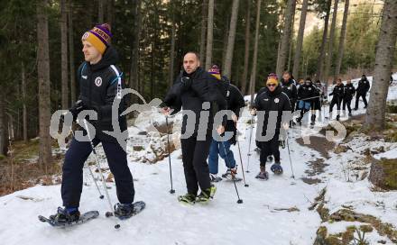 Fussball Bundesliga. Teambuilding SK Austria KLagenfurt. Schneeschuhwandern.  Christopher Cvetko, Rico Benatelli . Bad Kleinkirchheim, am 14.1.2024.
Foto: Kuess
www.qspictures.net
---
pressefotos, pressefotografie, kuess, qs, qspictures, sport, bild, bilder, bilddatenbank