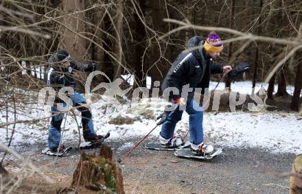 Fussball Bundesliga. Teambuilding SK Austria KLagenfurt. Schneeschuhwandern. Phillip Menzel, Matthias Dollinger  . Bad Kleinkirchheim, am 14.1.2024.
Foto: Kuess
www.qspictures.net
---
pressefotos, pressefotografie, kuess, qs, qspictures, sport, bild, bilder, bilddatenbank