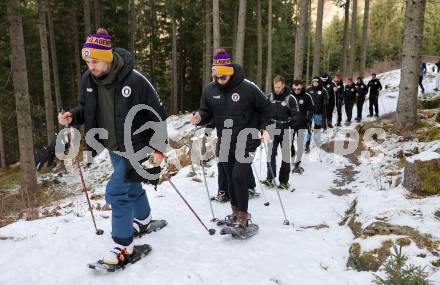 Fussball Bundesliga. Teambuilding SK Austria KLagenfurt. Schneeschuhwandern.  Phillip Menzel, Nicolas Wimmer . Bad Kleinkirchheim, am 14.1.2024.
Foto: Kuess
www.qspictures.net
---
pressefotos, pressefotografie, kuess, qs, qspictures, sport, bild, bilder, bilddatenbank