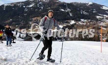 Fussball Bundesliga. Teambuilding SK Austria KLagenfurt. Schneeschuhwandern.   Guenther Gorenzel. Bad Kleinkirchheim, am 14.1.2024.
Foto: Kuess
www.qspictures.net
---
pressefotos, pressefotografie, kuess, qs, qspictures, sport, bild, bilder, bilddatenbank