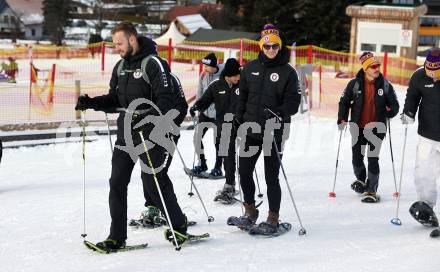 Fussball Bundesliga. Teambuilding SK Austria KLagenfurt. Schneeschuhwandern.   Marco Knaller, Nicolas Wimmer. Bad Kleinkirchheim, am 14.1.2024.
Foto: Kuess
www.qspictures.net
---
pressefotos, pressefotografie, kuess, qs, qspictures, sport, bild, bilder, bilddatenbank