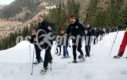 Fussball Bundesliga. Teambuilding SK Austria KLagenfurt. Schneeschuhwandern.  Rico Benatelli . Bad Kleinkirchheim, am 14.1.2024.
Foto: Kuess
www.qspictures.net
---
pressefotos, pressefotografie, kuess, qs, qspictures, sport, bild, bilder, bilddatenbank