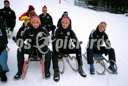 Fussball Bundesliga. Teambuilding SK Austria KLagenfurt. Schneeschuhwandern.   Till Schumacher,  Florian Jaritz, Christopher Cvetko. Bad Kleinkirchheim, am 14.1.2024.
Foto: Kuess
www.qspictures.net
---
pressefotos, pressefotografie, kuess, qs, qspictures, sport, bild, bilder, bilddatenbank