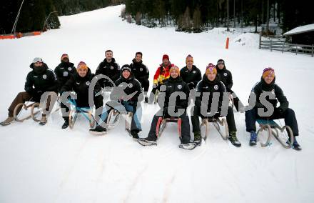 Fussball Bundesliga. Teambuilding SK Austria KLagenfurt. Schneeschuhwandern.  Turgay Gemicibasi, Sinan Karweina, Matthias Dollinger, Till Schumacher, Florian Jaritz, Christopher Cvetko, Solomon Bonnah, Andrew Irving, Sebastia Guerra Soto, Nicolas Binder, David Puntigam . Bad Kleinkirchheim, am 14.1.2024.
Foto: Kuess
www.qspictures.net
---
pressefotos, pressefotografie, kuess, qs, qspictures, sport, bild, bilder, bilddatenbank