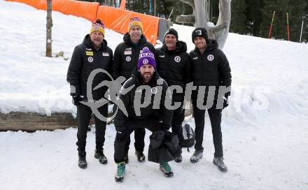 Fussball Bundesliga. Teambuilding SK Austria KLagenfurt. Schneeschuhwandern.   Sandro Zakany, Trainer Peter Pacult, Co-Trainer Martin Lassnig, Athletiktrainer Bernhard Sussitz, Tormanntrainer Marc Lamberger. Bad Kleinkirchheim, am 14.1.2024.
Foto: Kuess
www.qspictures.net
---
pressefotos, pressefotografie, kuess, qs, qspictures, sport, bild, bilder, bilddatenbank