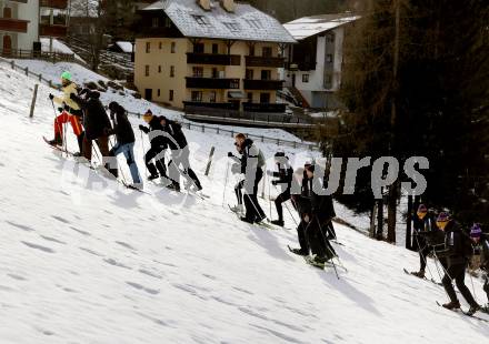 Fussball Bundesliga. Teambuilding SK Austria KLagenfurt. Schneeschuhwandern.   . Bad Kleinkirchheim, am 14.1.2024.
Foto: Kuess
www.qspictures.net
---
pressefotos, pressefotografie, kuess, qs, qspictures, sport, bild, bilder, bilddatenbank