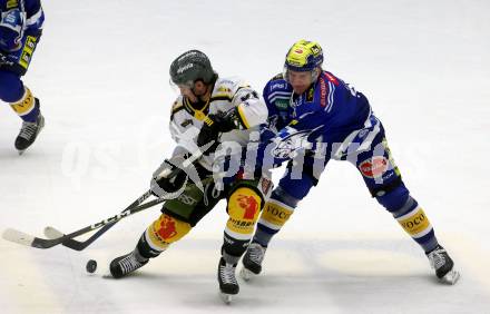 EBEL. Eishockey Bundesliga. EC VSV gegen HC Pustertal Woelfe.   Philipp Lindner, (VSV),     Jason Jaffrey Akeson  (Pustertal). Villach, am 19.1.2024.
Foto: Kuess
www.qspictures.net
---
pressefotos, pressefotografie, kuess, qs, qspictures, sport, bild, bilder, bilddatenbank