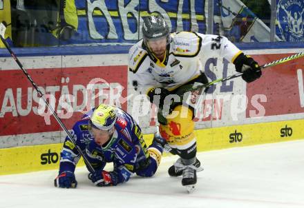 EBEL. Eishockey Bundesliga. EC VSV gegen HC Pustertal Woelfe.  Blaz Tomazevic, (VSV),   Zachary Dean Sill    (Pustertal). Villach, am 19.1.2024.
Foto: Kuess
www.qspictures.net
---
pressefotos, pressefotografie, kuess, qs, qspictures, sport, bild, bilder, bilddatenbank