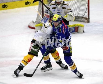 EBEL. Eishockey Bundesliga. EC VSV gegen HC Pustertal Woelfe.   Alexander Rauchenwald,  (VSV),  Joel Messner   (Pustertal). Villach, am 19.1.2024.
Foto: Kuess
www.qspictures.net
---
pressefotos, pressefotografie, kuess, qs, qspictures, sport, bild, bilder, bilddatenbank