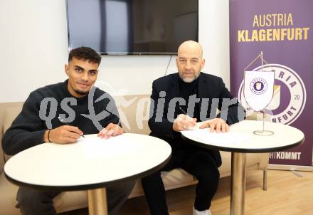 Fussball Bundesliga. SK Austria Klagenfurt. Vertragsunterzeichnung Ali Loune, Guenther Gorenzel. Klagenfurt, am 19.1.2024.
Foto: Kuess
---
pressefotos, pressefotografie, kuess, qs, qspictures, sport, bild, bilder, bilddatenbank