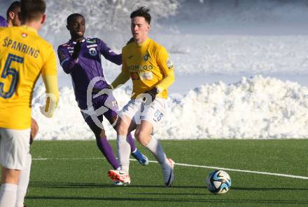 Fussball Testspiel. SK Austria Klagenfurt gegen NK Bravo.  Solomo Bonnah  (Klagenfurt). Moosburg, am 20.1.2024.
Foto: Kuess
www.qspictures.net
---
pressefotos, pressefotografie, kuess, qs, qspictures, sport, bild, bilder, bilddatenbank