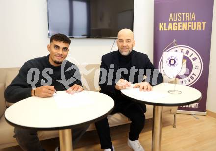 Fussball Bundesliga. SK Austria Klagenfurt. Vertragsunterzeichnung Ali Loune, Guenther Gorenzel. Klagenfurt, am 19.1.2024.
Foto: Kuess
---
pressefotos, pressefotografie, kuess, qs, qspictures, sport, bild, bilder, bilddatenbank