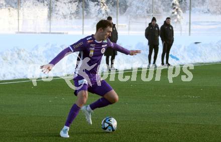 Fussball Testspiel. SK Austria Klagenfurt gegen NK Bravo.  Andrew Irving  (Klagenfurt). Moosburg, am 20.1.2024.
Foto: Kuess
www.qspictures.net
---
pressefotos, pressefotografie, kuess, qs, qspictures, sport, bild, bilder, bilddatenbank